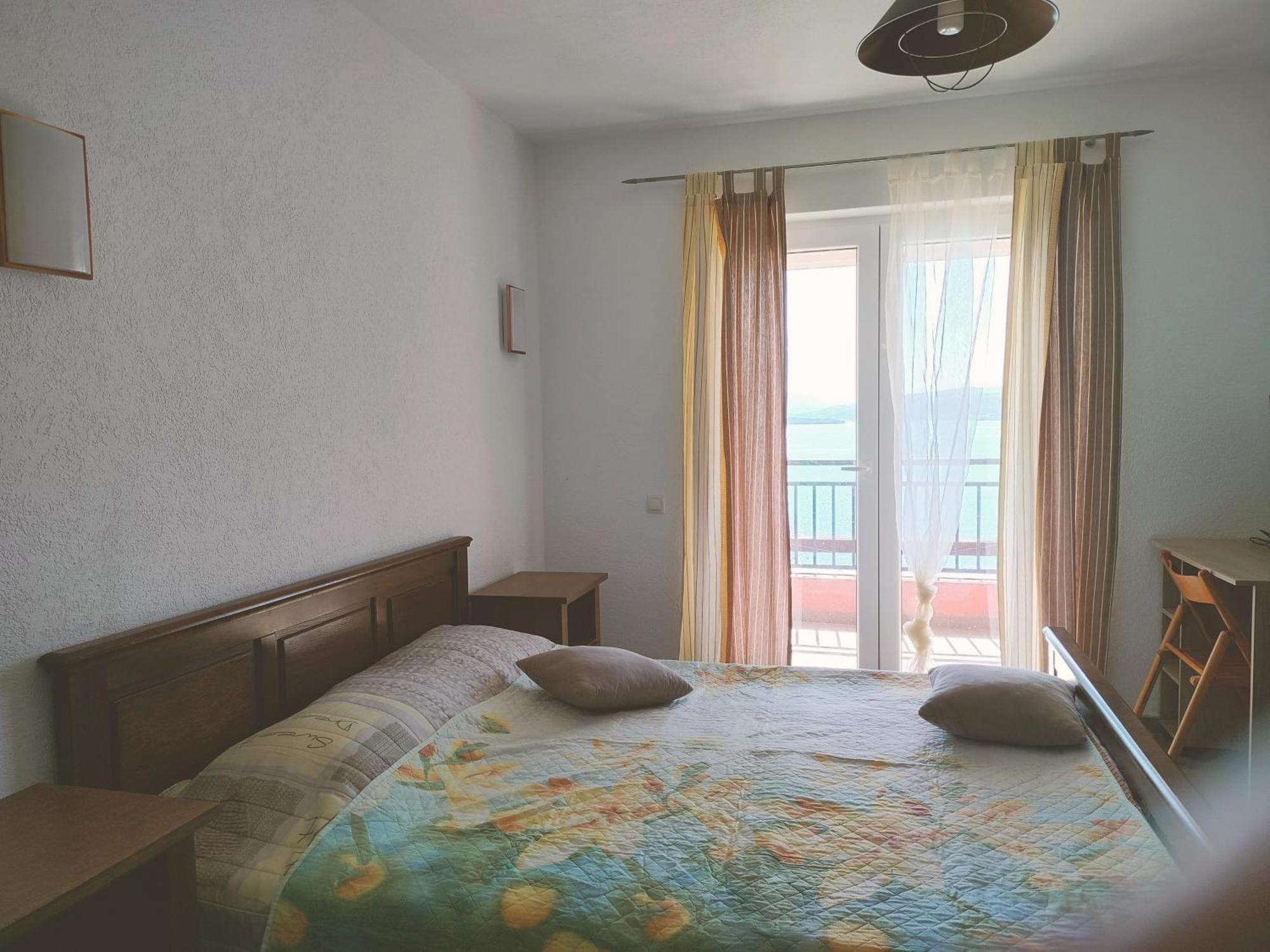 Odessa Mama Appartement Bijela Buitenkant foto