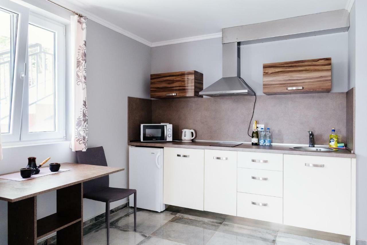 Odessa Mama Appartement Bijela Buitenkant foto